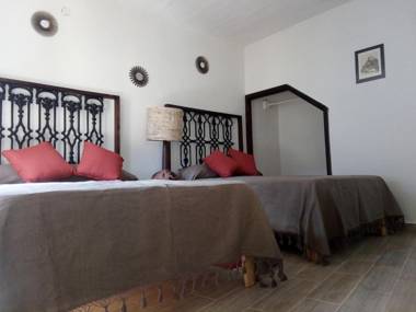 Santa Posada Suites by Lunian