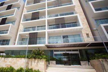 Exclusive apartment- Rooftop pool -near the beach