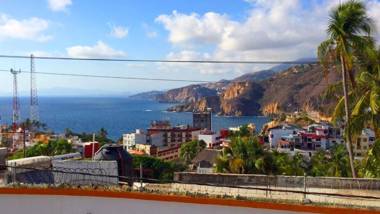 Villa Guitarron gran terraza vista espectacular 6 huespedes piscina gigante