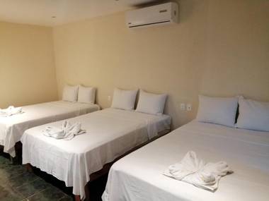 Hotel Ashly Loma Larga