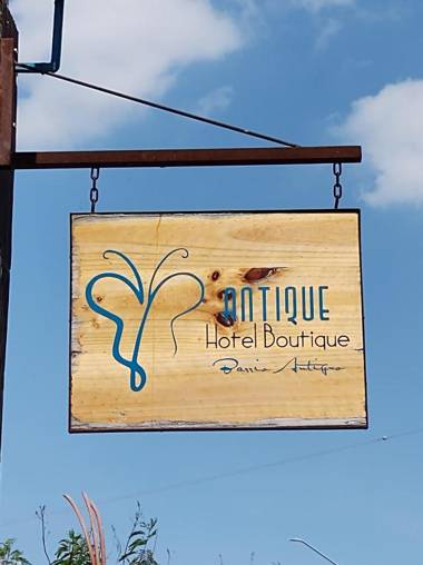 ANTIQUE Barrio Antiguo