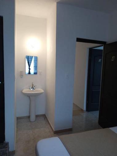 ANTIQUE Guest House Fundidora