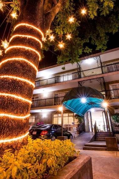 Del Marques Hotel and Suites