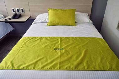 HOTEL LEMON GREEN -Zona Expo Frente al Centro de Convenciones
