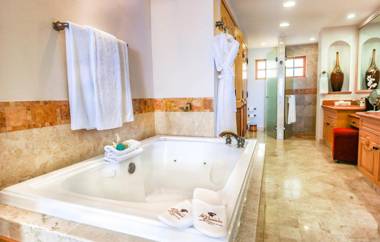 Villa la Estancia Beach Resort & Spa