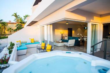 Cabo Villas Beach Resort & Spa