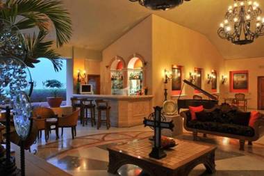 Awesome JR SUITE STUDIO in Cabo en Marina Fiesta