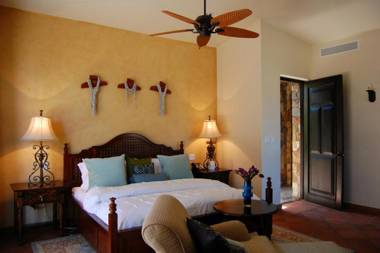 Villa Estero Flawless Oasis Steps from Sea of Cortez Sleeps 10