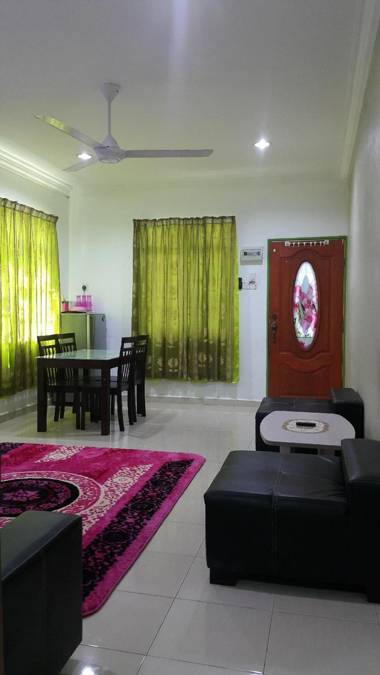 Noor Studio Homestay