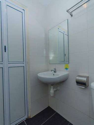 OYO 596 The Vintage Hotel