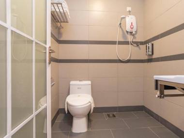 OYO 89423 Zenz Hotel