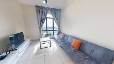 8pax Mount austin  3bedroom apartment A