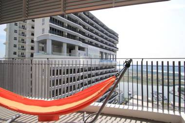 Cozy High-Floor 2BR Apt Near LEGOLAND