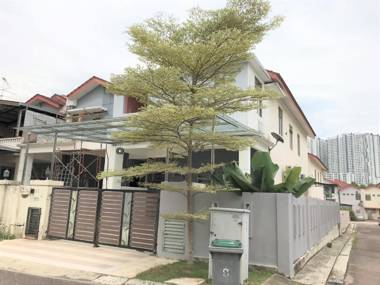 OYO Home 90532 Casa Azlinda Muslim Homestay Ii