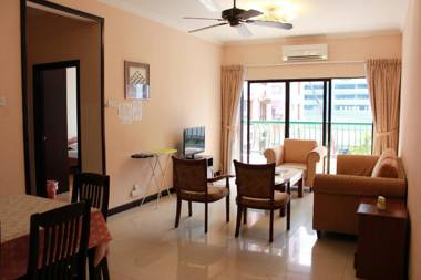 Marina Court-5Bilik 3Tandas 2Tingkat Penthouse 2Parkir Percuma Maksimum 22Org Termsk Kanak2 & Marina Court 6Bilik 4Tandas 2RuangTamu 2Dapur 2 Parkir Percuma Maksimum 14Org Termsk Kanak2