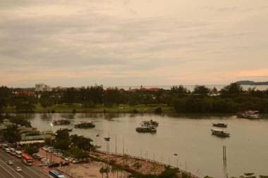 MTS @ Marina Court Resort Condo