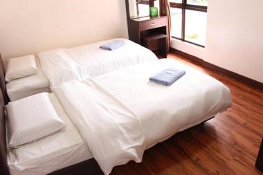 Marimari Marina Service Condo