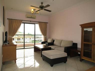 Zoomma Marina Court Condo