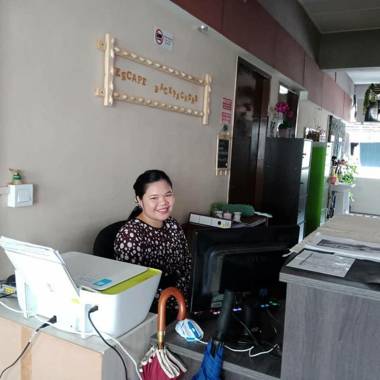 Escape Backpackers KK