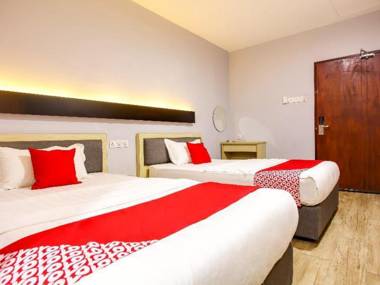 OYO 44066 Unikarya Lodge