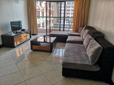 HOMESTAY MARINA COURT (POOL VIEW)