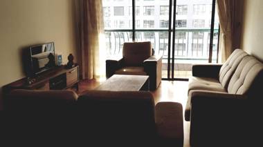 HOMESTAY MARINA COURT (POOL VIEW)