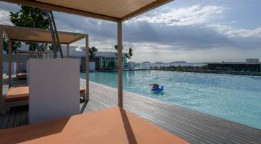 LSS HomeStay@Sutera Avenue Infinity pool TopFloor 