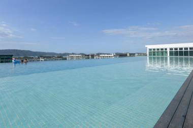 LSS HomeStay@Sutera Avenue Infinity pool TopFloor