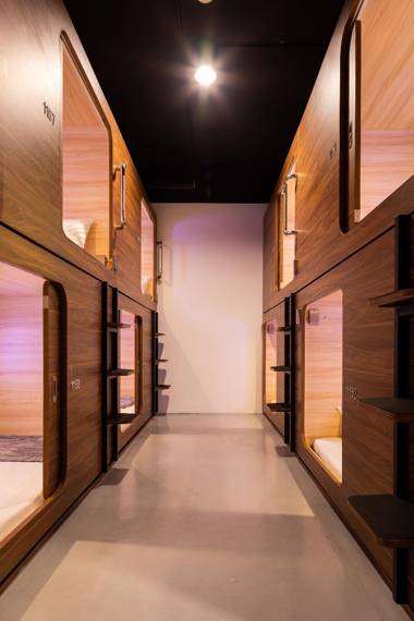 Jpod Capsule Hotel