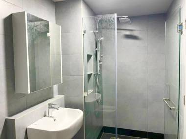 Sunset Seaview Vacation Condos @ Jesselton Quay