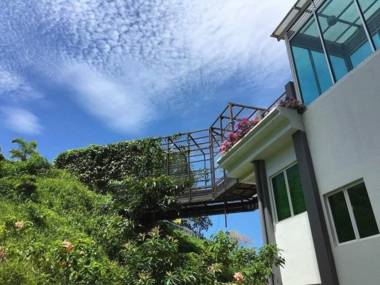 Sabah Luxury Cozy Family Suite