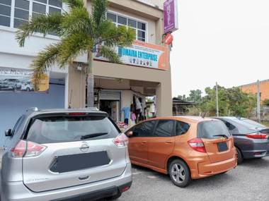 OYO 90180 Gemilang Hotel Kerteh