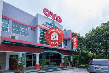 OYO 1180 Village View Motel