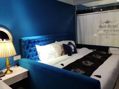 1 Day Car Hotel Station 18