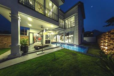 Atlantis Pool Villa @ Tambun Ipoh