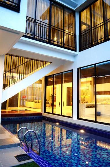 Atlantis Pool Villa @ Tambun Ipoh