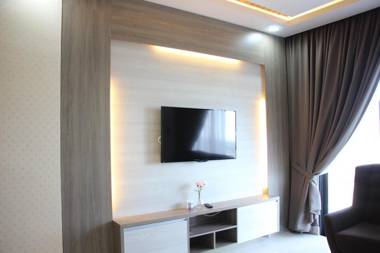 sunny seaview@icon residence