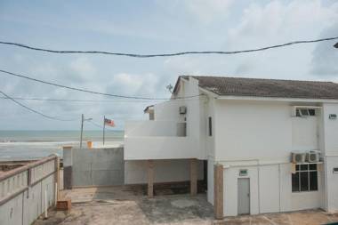 IBAI BEACH GUESTHOUSE