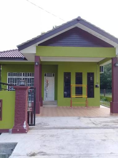 Mirza Homestay Marang