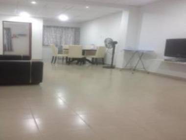 FOUR Rooms Golden Shower Apartment