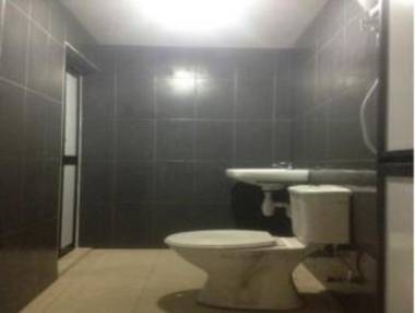 FOUR Rooms Golden Shower Apartment