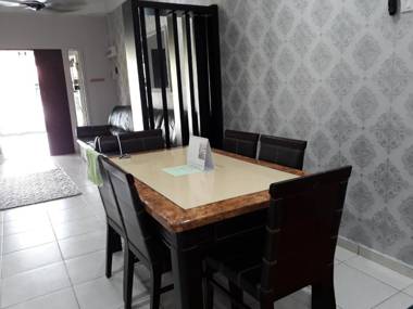 Damai Holiday Homestay