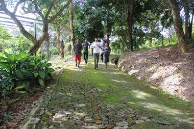 Orchard Nature Safari Camp Resort Melaka