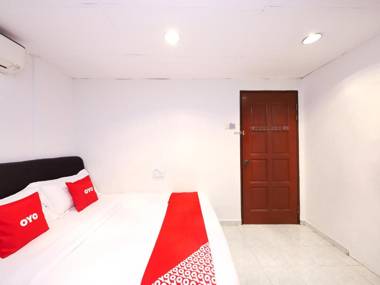 OYO 1132 Azimaju Guesthouse