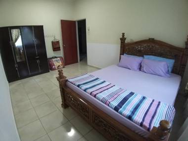 Achutra Muslim Guesthouse (pool)