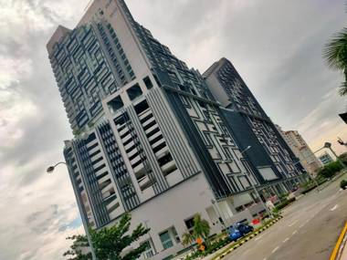 Imperio Condominium / Bathtub/ InFINITY Pool @ Melaka Town