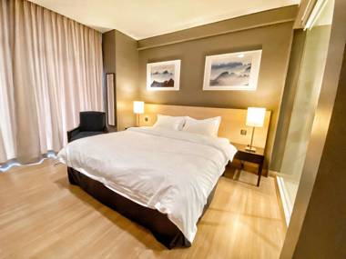 Straits Suite by C.Homestay - King Deluxe Suites