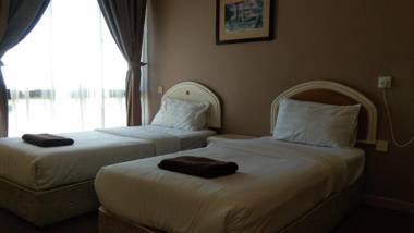 OYO Home 90533 Nomadic Town Condo