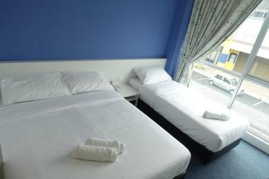 Lodge 10 Hotel