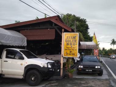 D'Ashikin Village Stay